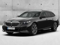 Preto sapphire metalizada Novo 2025 BMW 530e Shadowline Carrinha | € 79.770 (Preço elevado)