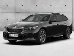 Preto sapphire metalizada Novo 2025 BMW 530e Shadowline Carrinha | € 79.770 (Preço elevado)