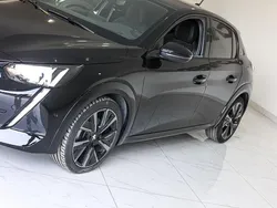 Preto Usado 2022 Peugeot 208 GT Citadino | € 17.980 (Caro)