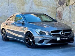 Cinza Usado 2013 Mercedes CLA200 Urban Sedan | € 16.950 (Preço justo)
