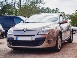 Castanho Usado 2009 Renault Mégane III Dynamique | € 9.900 (Preço elevado)