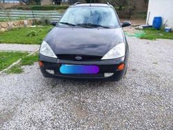 Usado 2000 Ford Focus Sedan | € 1.000 (Bom preço)