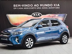 Azul Novo 2025 Kia Stonic SUV | € 21.900 (Preço justo)