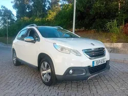 Branco Usado 2014 Peugeot 2008 Allure SUV | € 10.900 (Preço justo)
