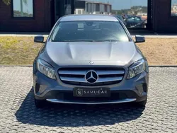Cinzento Usado 2016 Mercedes GLA180 SUV | € 14.990 (Super Preço)