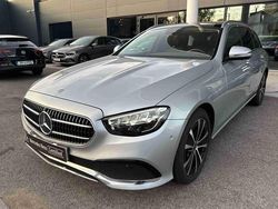 Cinzento Usado 2022 Mercedes E300 Avantgarde Carrinha | € 55.900