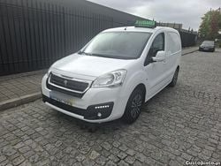 Branco Usado 2018 Peugeot Partner Van | € 9.990 (Preço justo)