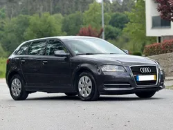 Cinzento Usado 2011 Audi A3 Sedan | € 8.000