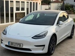 Branco Usado 2019 Tesla Model 3 Sedan | € 19.900 (Preço justo)
