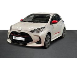 Branco (pintura metalizada especial) Usado 2024 Toyota Yaris Luxury Sedan | € 27.750 (Preço justo)