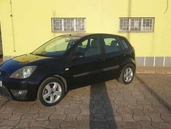 Preto Usado 2007 Ford Fiesta Citadino | € 5.400 (Preço justo)