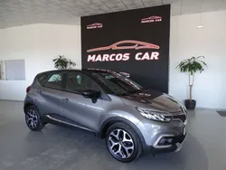 Cinzento (metalizado) Usado 2020 Renault Captur SUV | € 17.400 (Caro)
