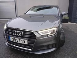 Cinzento Usado 2018 Audi A3 Premium Citadino | € 18.990 (Bom preço)