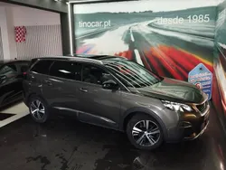 Cinzento Usado 2019 Peugeot 5008 Monovolume | € 23.399 (Preço justo)