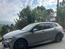 Cinzento Usado 2022 BMW 116 Citadino | € 39.000