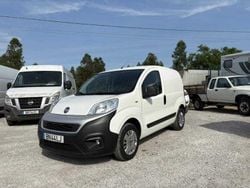 Branco Usado 2018 Fiat Fiorino Monovolume | € 8.500 (Preço elevado)