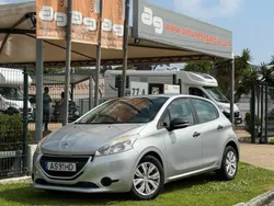 Cinzento Usado 2014 Peugeot 208 Citadino | € 6.400 (Bom preço)