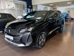 Cinzento Usado 2024 Peugeot 5008 Allure Monovolume | € 37.500 (Preço justo)