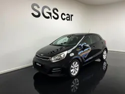 Preto Usado 2015 Kia Rio | € 8.900 (Preço justo)