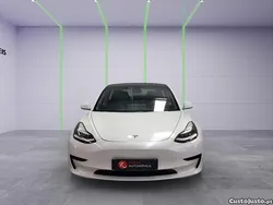 Branco Usado 2021 Tesla Model 3 Standard Range Sedan | € 26.999 (Preço justo)