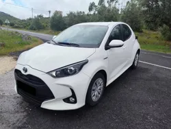 Branco Usado 2021 Toyota Yaris Hybrid Comfort | € 18.500 (Bom preço)