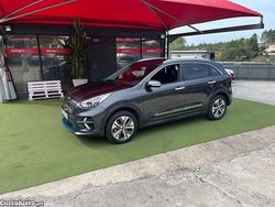 Cinza Usado 2022 Kia e-Niro SUV | € 19.950 (Preço justo)