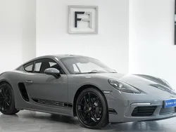 Cinzento Usado 2024 Porsche 718 | € 88.000 (Preço justo)