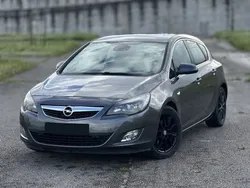 Usado 2010 Opel Astra Sedan | € 5.975 (Preço justo)