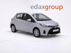 Cinzento Usado 2014 Toyota Yaris Active Citadino | € 6.990