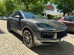 Cinzento Usado 2024 Porsche Cayenne SUV | € 132.000 (Preço elevado)