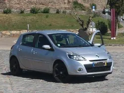 Usado 2011 Renault Clio III Sedan | € 5.750