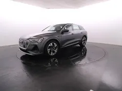 Cinzento Usado 2022 Audi e-tron SUV | € 44.950 (Preço elevado)
