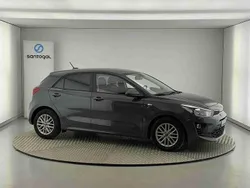 Cinzento Usado 2022 Kia Rio | € 15.200 (Preço justo)