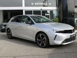 Cinzento Usado 2023 Opel Astra Elegance Citadino | € 22.990 (Preço justo)