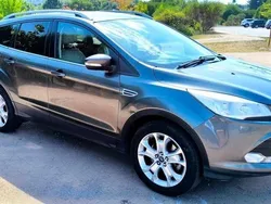 Cinzento Usado 2016 Ford Escape SUV | € 15.900