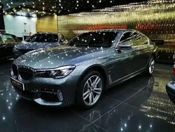 Cinza Usado 2018 BMW 740 iPerformance Sedan | € 51.000