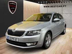 Cinza Usado 2014 Skoda Octavia Sedan | € 12.949