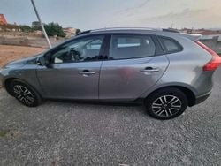 Cinzento Usado 2019 Volvo V40 Carrinha | € 16.500 (Preço justo)