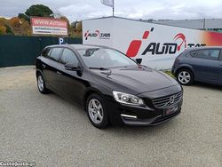 Preto Usado 2015 Volvo V60 Kinetic Carrinha | € 13.750 (Preço justo)