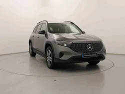 Cinzento Usado 2025 Mercedes EQB250+ Edition SUV | € 56.990 (Preço justo)