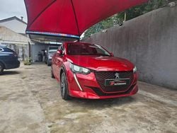 Vermelho Usado 2021 Peugeot e-208 Style Citadino | € 13.999 (Preço justo)