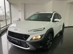 Branco Usado 2023 Hyundai Kauai Premium SUV | € 21.990 (Preço justo)