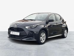 Preto (pintura metalizada) Usado 2023 Toyota Yaris Comfort Sedan | € 18.250 (Preço justo)