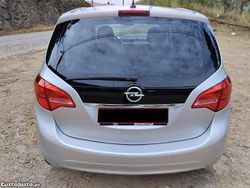 Cinza Usado 2015 Opel Meriva Monovolume | € 8.750