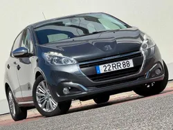 Cinzento Usado 2016 Peugeot 208 Citadino | € 10.900 (Preço justo)
