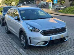 Cinzento Usado 2018 Kia Niro SUV | € 15.750 (Bom preço)