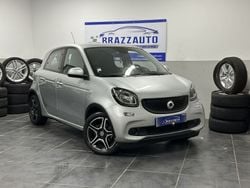 Cinzento (metalizado) Usado 2018 Smart ForFour Passion | € 14.990 (Preço justo)