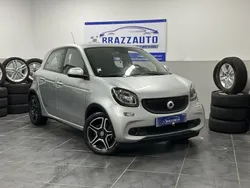 Cinzento (metalizado) Usado 2018 Smart ForFour Passion | € 14.990 (Preço justo)