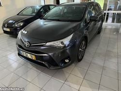 Cinza Usado 2015 Toyota Avensis Carrinha | € 17.000