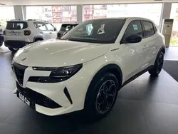 Branco Usado 2024 Alfa Romeo Junior SUV | € 39.900